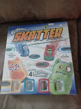 Source Unknown Skatter Board Game - Green, Blue, Red, Orange